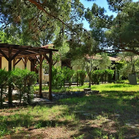 Eski Yeni Otel