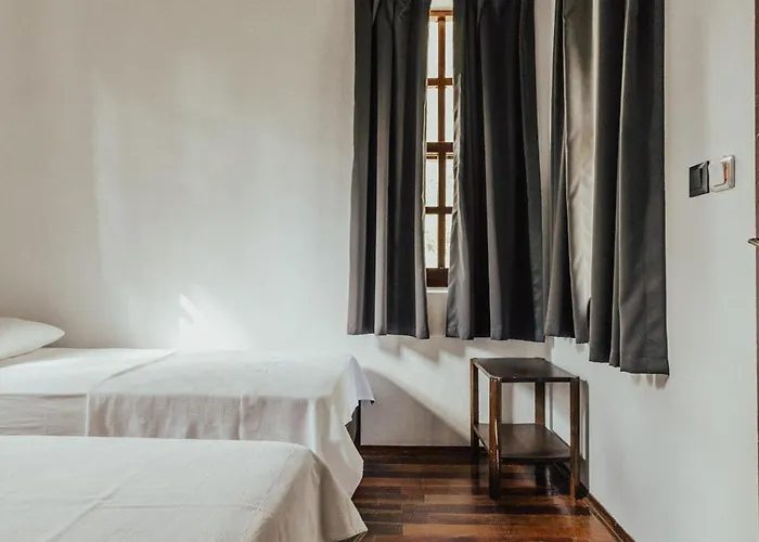 Eski Yeni Hotel