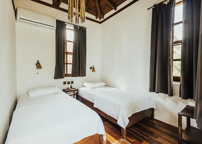 Hotel Eski Yeni *