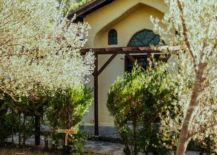 Eski Yeni Hotel