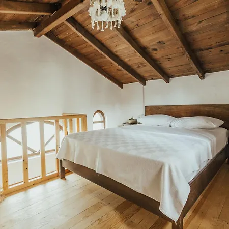 Eski Yeni Hotel *